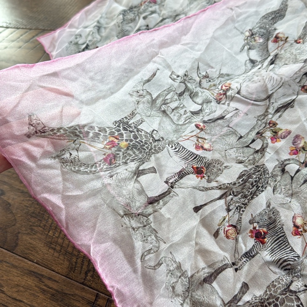 Ted Baker London Silk Scarf Elephants Giraffes Rhinos floral - Picture 6 of 6